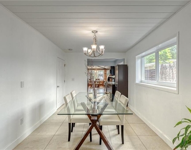 1517 Ne 17th Terrace - Photo Thumbnail 5