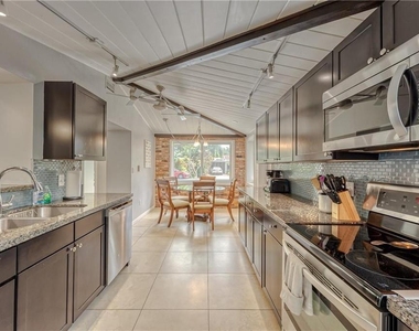 1517 Ne 17th Terrace - Photo Thumbnail 3