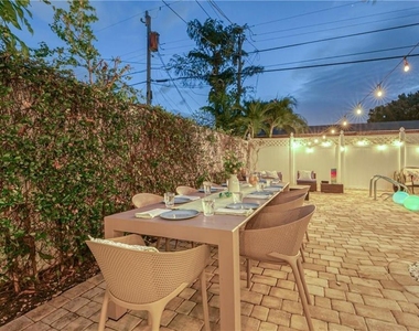 1517 Ne 17th Terrace - Photo Thumbnail 33