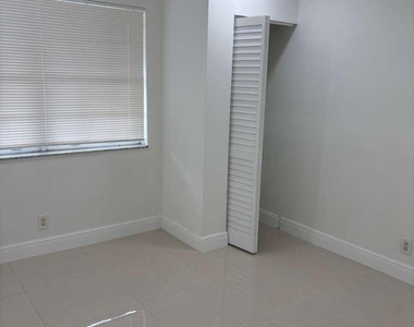 1549 Nw 60th Avenue - Photo Thumbnail 2