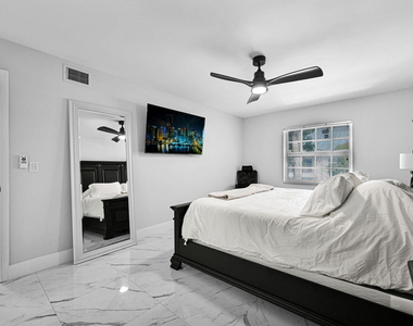 6279 Bay Club Drive - Photo Thumbnail 31