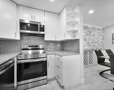 6279 Bay Club Drive - Photo Thumbnail 4