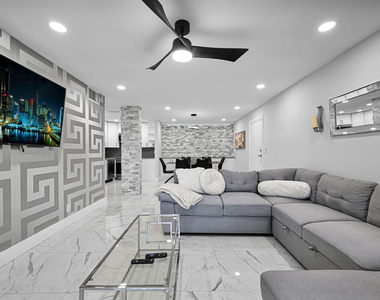 6279 Bay Club Drive - Photo Thumbnail 6