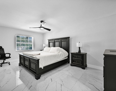 6279 Bay Club Drive - Photo Thumbnail 10
