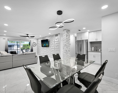 6279 Bay Club Drive - Photo Thumbnail 5