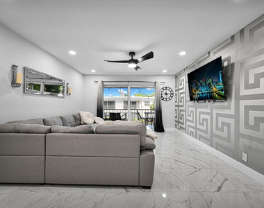 6279 Bay Club Drive - Photo Thumbnail 26