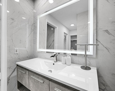 6279 Bay Club Drive - Photo Thumbnail 13