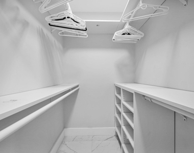 6279 Bay Club Drive - Photo Thumbnail 14