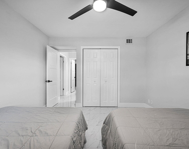 6279 Bay Club Drive - Photo Thumbnail 33