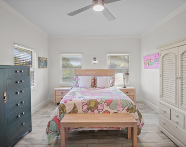 301 Hawthorne Drive - Photo Thumbnail 34
