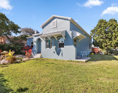 301 Hawthorne Drive - Photo Thumbnail 4