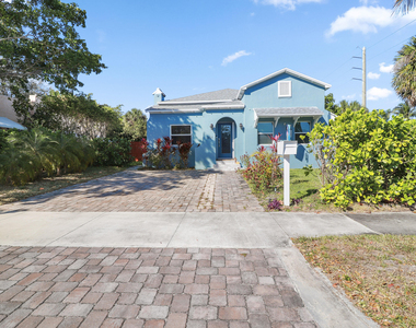 301 Hawthorne Drive - Photo Thumbnail 1
