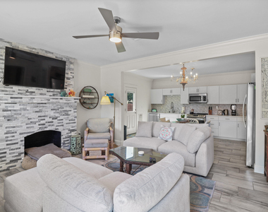 301 Hawthorne Drive - Photo Thumbnail 16