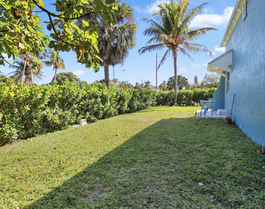 301 Hawthorne Drive - Photo Thumbnail 14