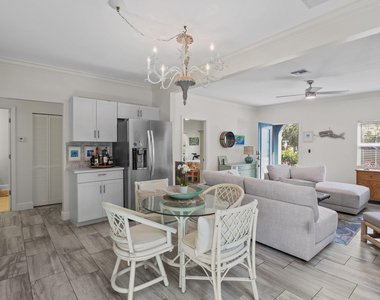 301 Hawthorne Drive - Photo Thumbnail 20