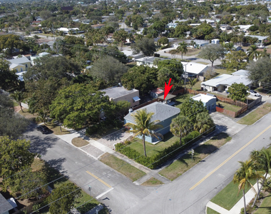 301 Hawthorne Drive - Photo Thumbnail 35