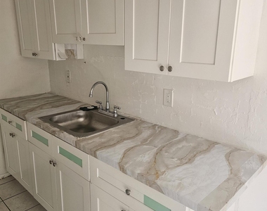 4140 Nw 30th Terrace - Photo Thumbnail 5