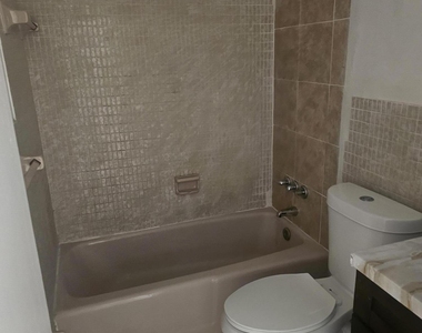4140 Nw 30th Terrace - Photo Thumbnail 2