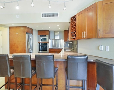 2800 N Ocean Drive - Photo Thumbnail 8