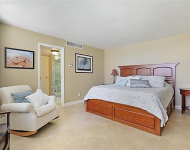 2800 N Ocean Drive - Photo Thumbnail 13