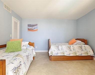 2800 N Ocean Drive - Photo Thumbnail 17