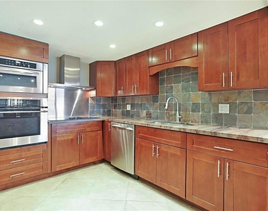 2800 N Ocean Drive - Photo Thumbnail 10
