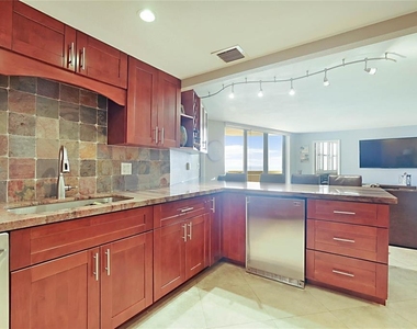 2800 N Ocean Drive - Photo Thumbnail 12