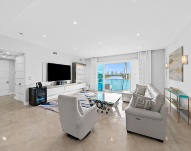 516 Hendricks Isle - Photo Thumbnail 8
