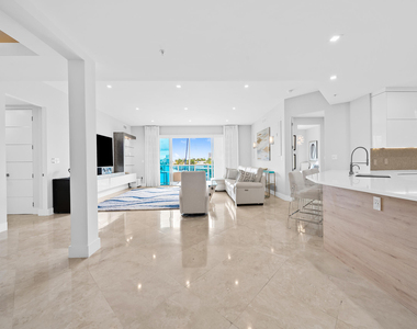 516 Hendricks Isle - Photo Thumbnail 7
