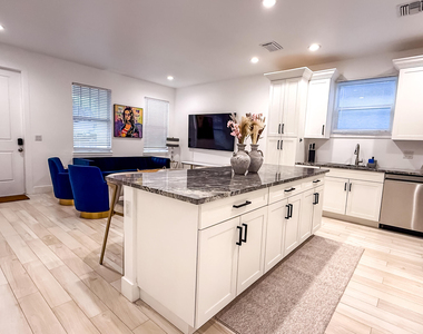 214 N C Street - Photo Thumbnail 5
