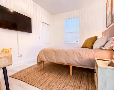 214 N C Street - Photo Thumbnail 13