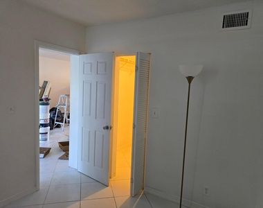 3900 Nw 76th Avenue - Photo Thumbnail 5