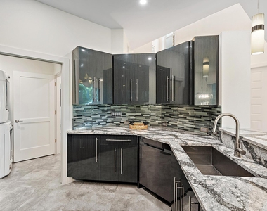 503 Resort Lane - Photo Thumbnail 10