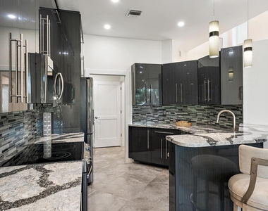 503 Resort Lane - Photo Thumbnail 9