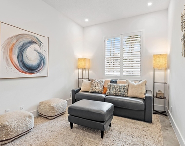 503 Resort Lane - Photo Thumbnail 3