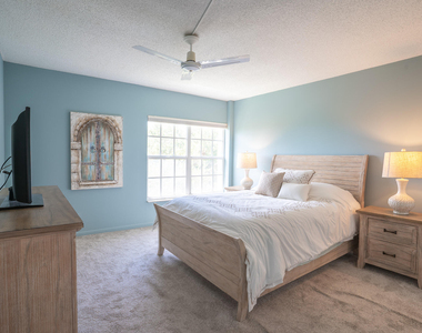 250 Ne 20th Street - Photo Thumbnail 7