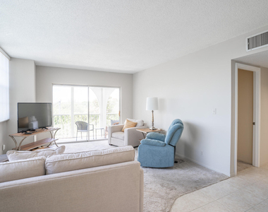 250 Ne 20th Street - Photo Thumbnail 12