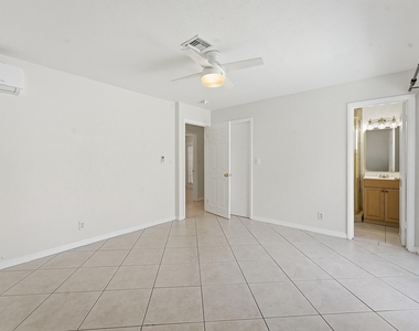 1641 Ne 56th Court - Photo Thumbnail 17