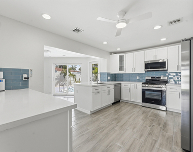1641 Ne 56th Court - Photo Thumbnail 8