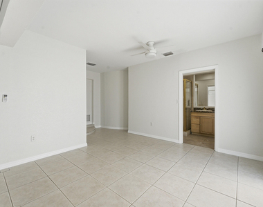 1641 Ne 56th Court - Photo Thumbnail 12