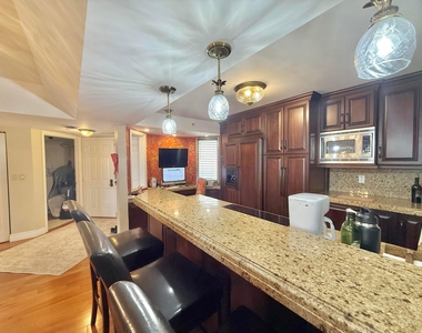 176 Helios Drive - Photo Thumbnail 10