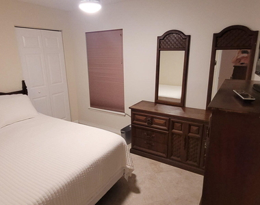 365 Nw Hibiscus Street - Photo Thumbnail 6