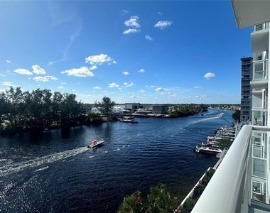 1401 N Riverside Drive - Photo Thumbnail 7