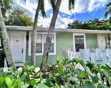 7168 Southgate Boulevard - Photo Thumbnail 2