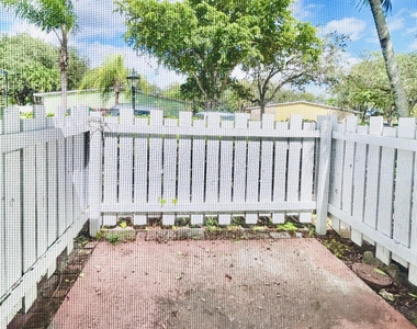 7168 Southgate Boulevard - Photo Thumbnail 11