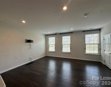 3612 Speer Boulevard - Photo Thumbnail 2
