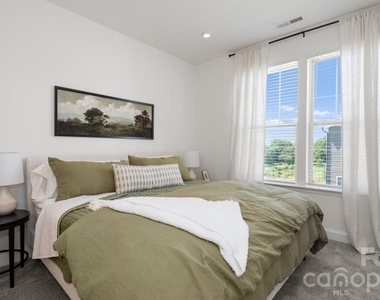 2635 W Trade Street - Photo Thumbnail 12