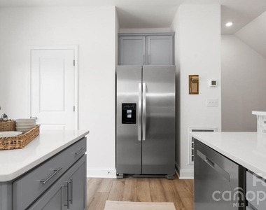 2635 W Trade Street - Photo Thumbnail 2