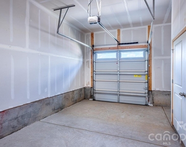 2635 W Trade Street - Photo Thumbnail 18