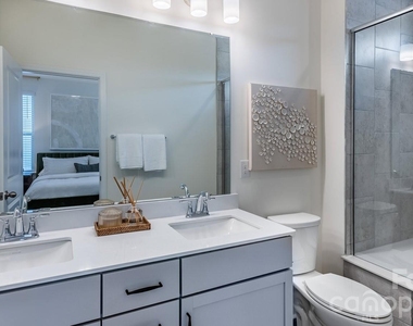 2635 W Trade Street - Photo Thumbnail 12